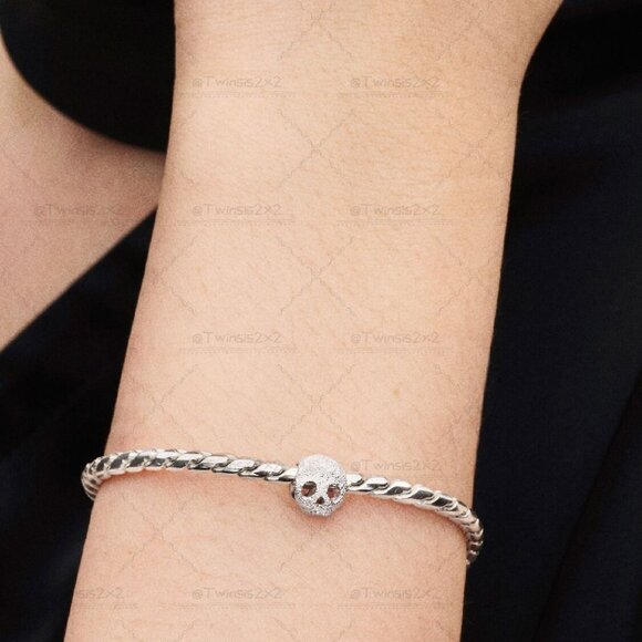 Pandora Textured Skull Mini Charm - Picture 4 of 6